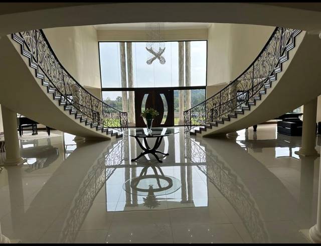 FARM FOR SALE IN GOLF VIEW